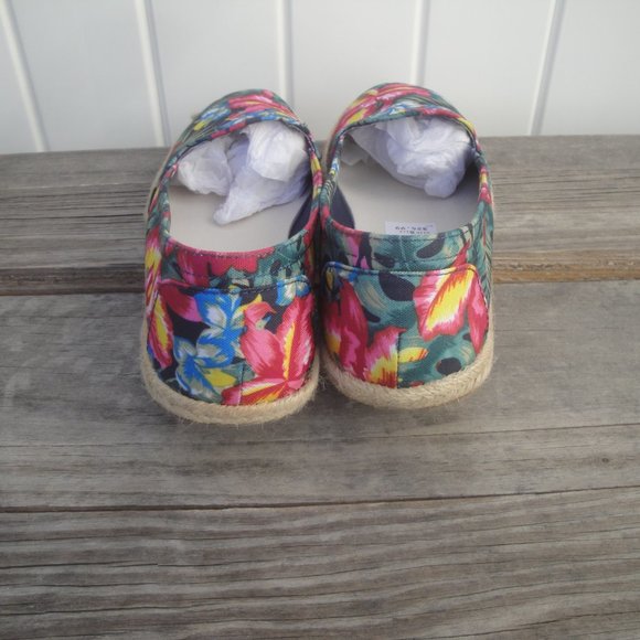 American Eagle Slide-on Floral Printed Casual Shoes 8.5 NEW - Picture 4 of 5